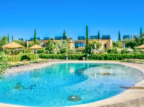 Green building-residence with swimming-pool immersed in the Tuscan countryside, elegant cottages with air conditioning and private outdoor space